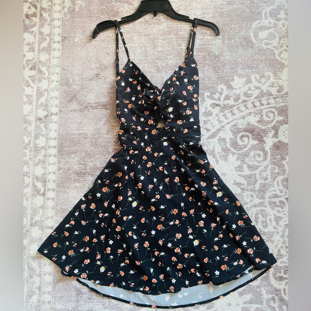 Flirty floral short dress tie back twist